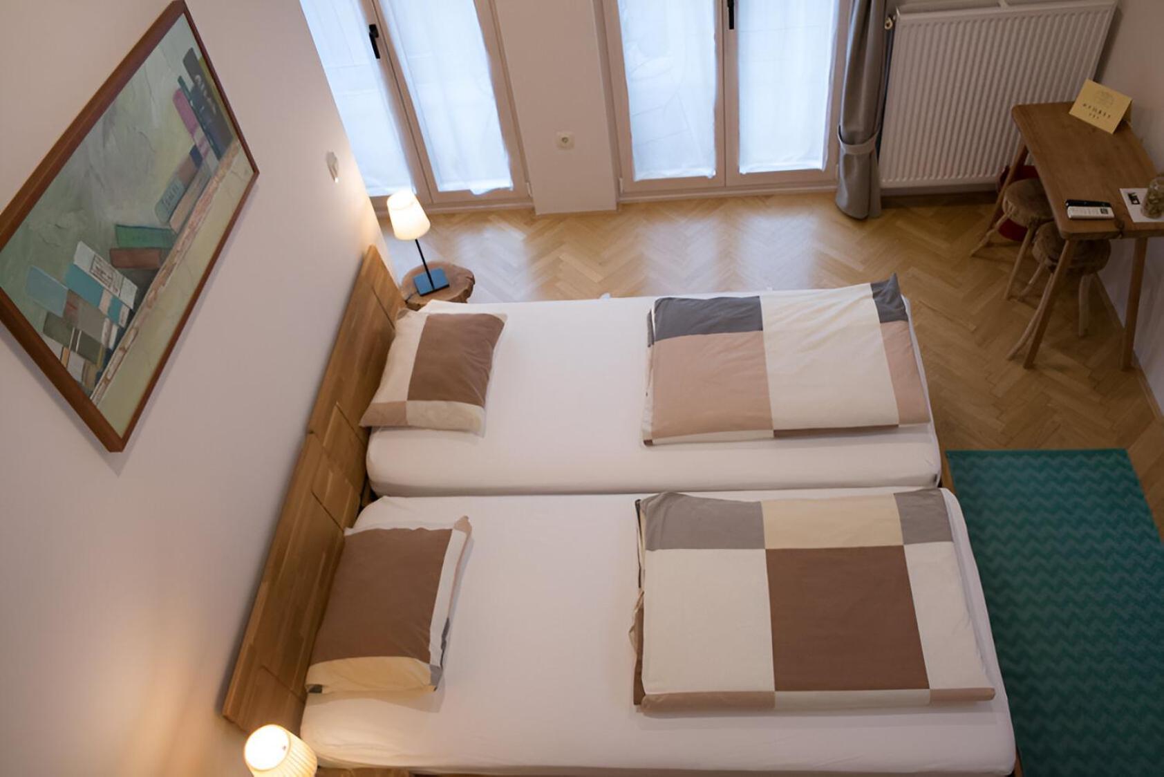 Bed & Breakfast Dvorec Petrovče Exteriör bild